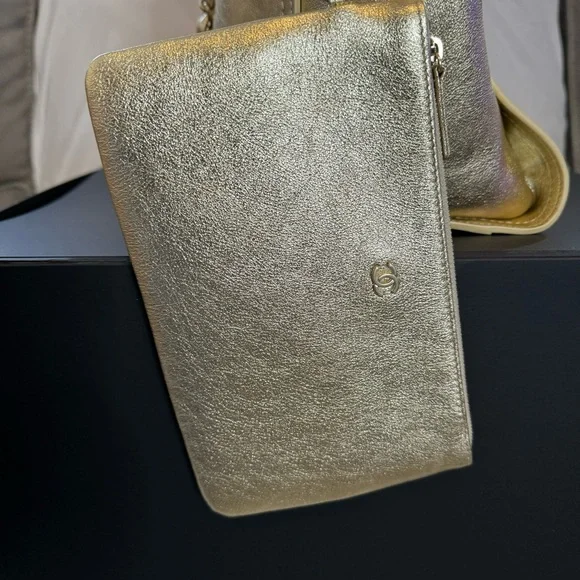 Limited Edition ! NWT Large Gold Calfskin Chanel Deauville Tote - Picture 7 of 15